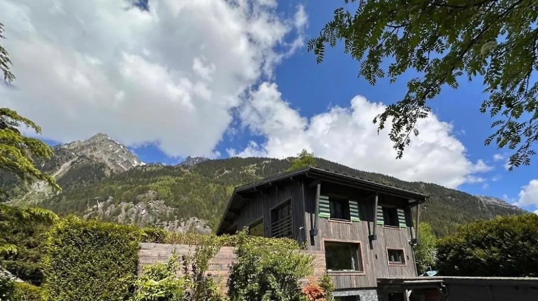 Beau Chalet De Pierre Huit Etoiles Chamonix